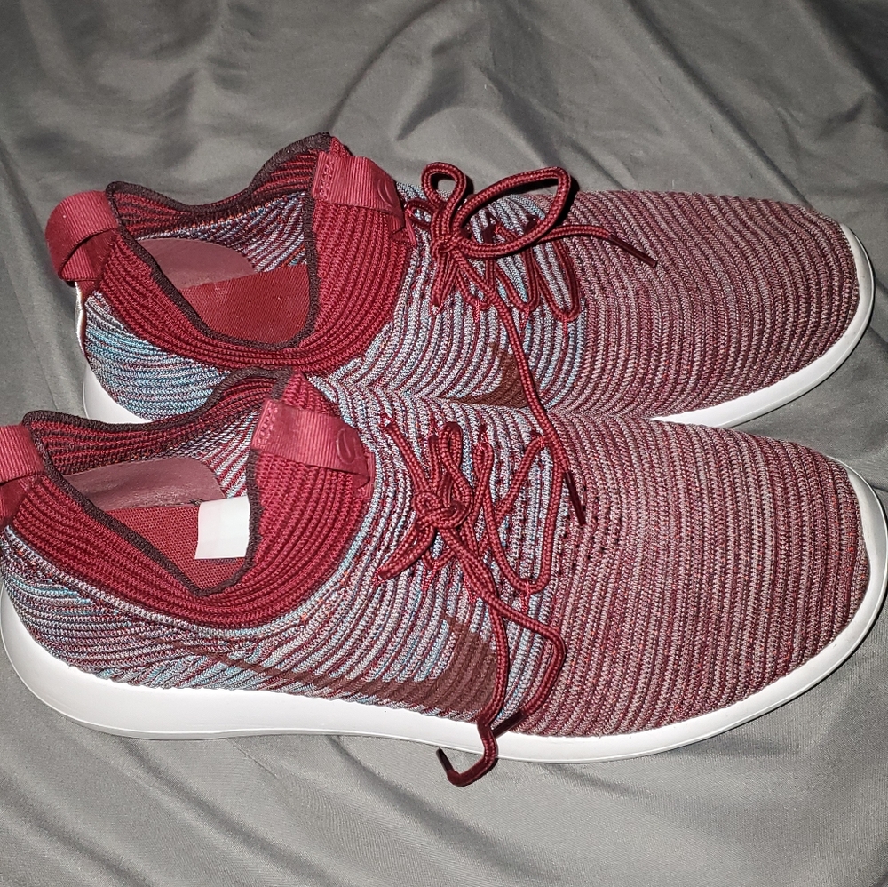 Nike flyknit roshe V2 size 11